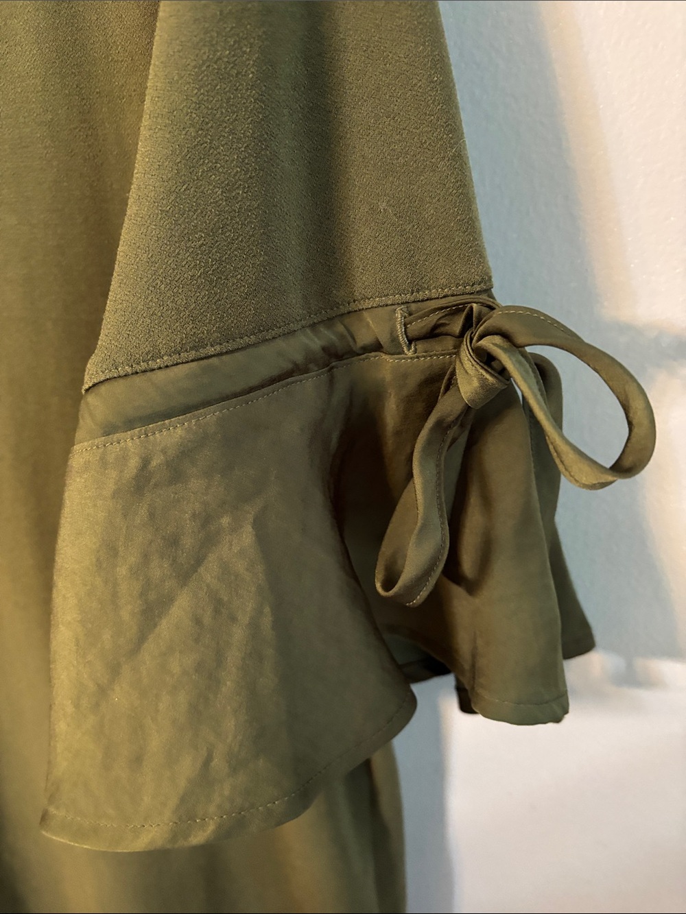 Banana Republic Olive V-Neck Flutter Sleeve Tunic - Picture 4 of 10